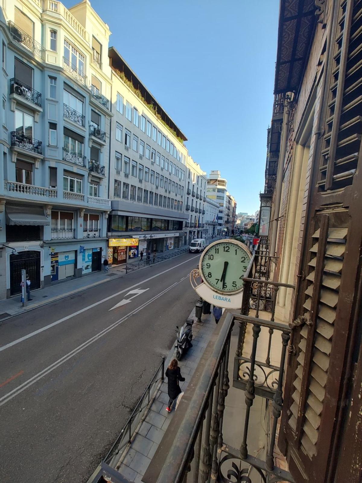Barcelona Con Comodidad Y Zonas Compartidas Gran Via-madrid Sbe103 Apartamento Madrid