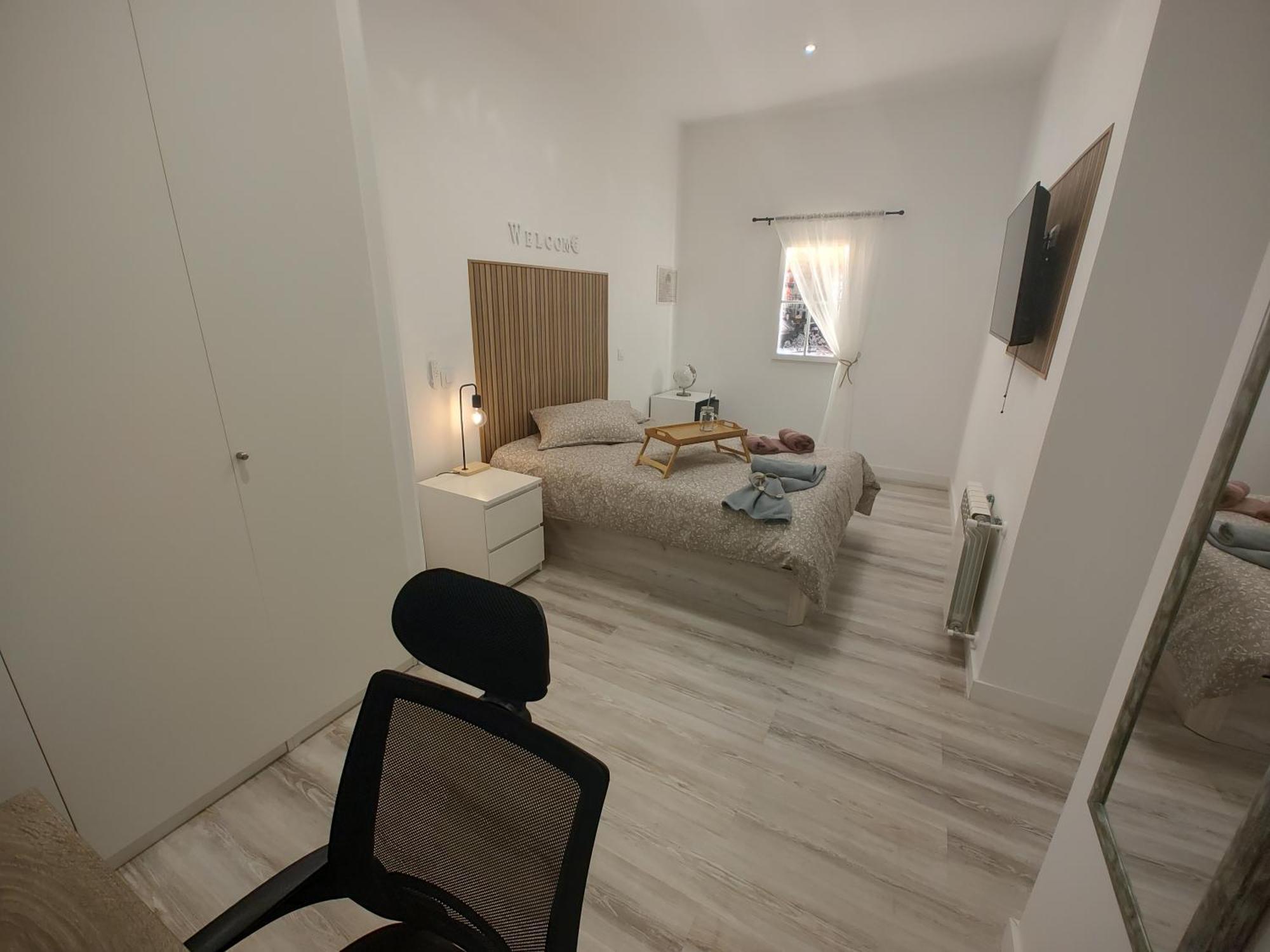 Apartamento Barcelona Con Comodidad Y Zonas Compartidas Gran Via-madrid Sbe103 *