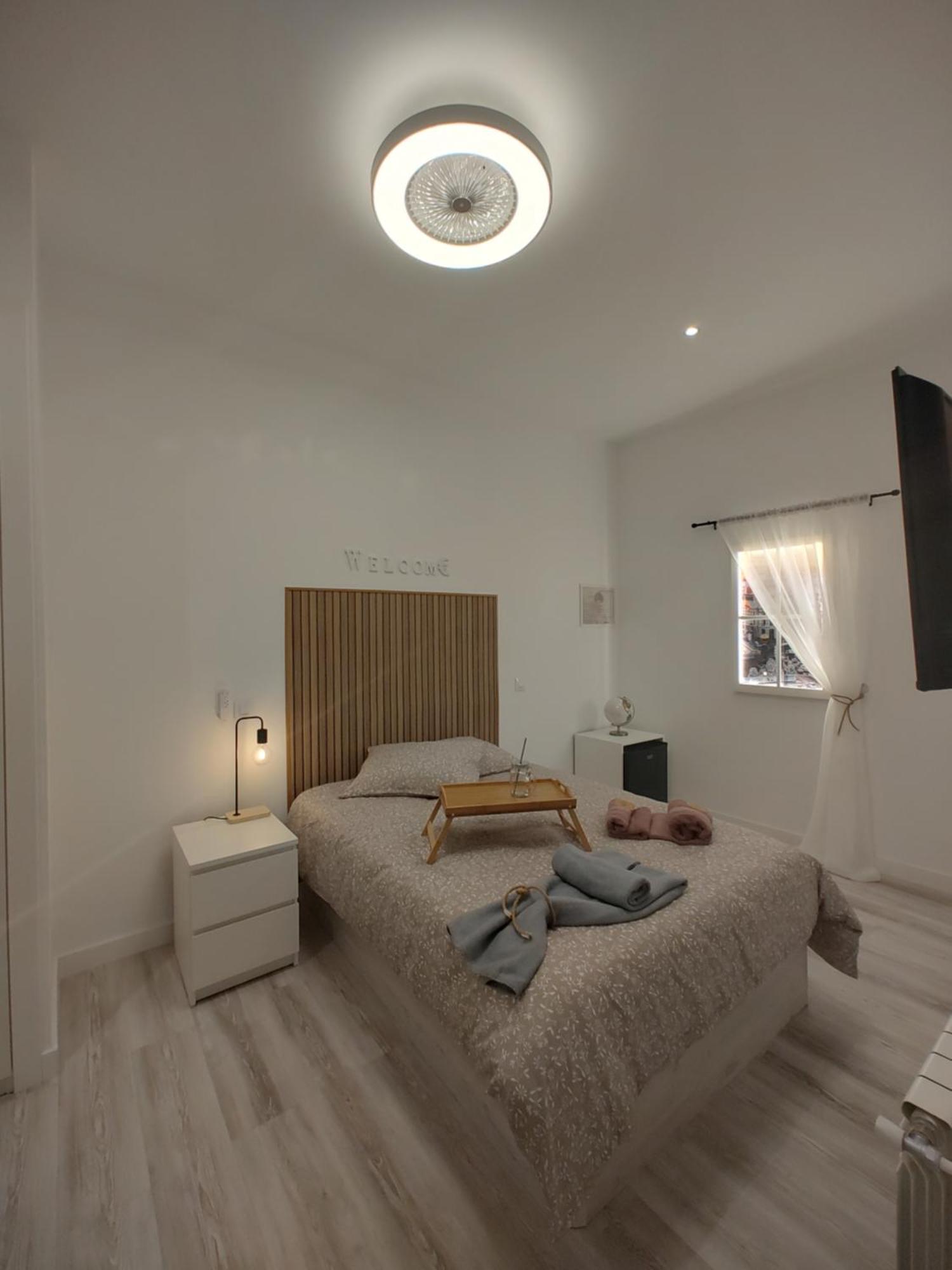 Apartamento Barcelona Con Comodidad Y Zonas Compartidas Gran Via-madrid Sbe103 *