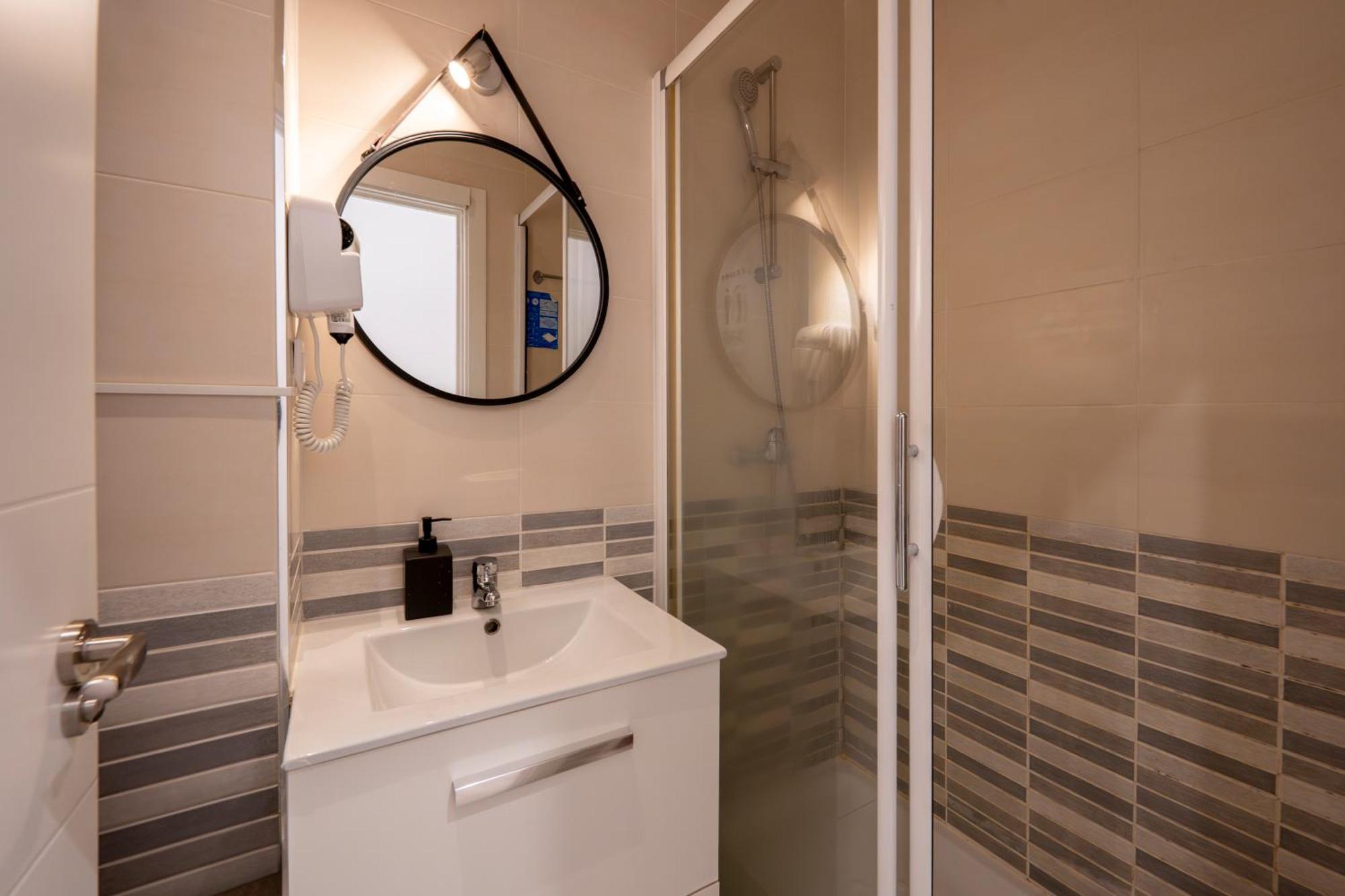 Barcelona Con Comodidad Y Zonas Compartidas Gran Via-madrid Sbe103 Apartamento *